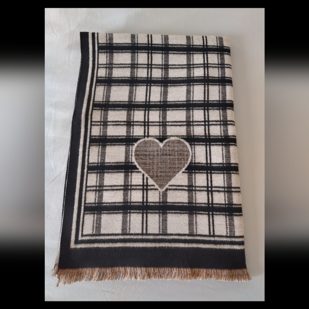 Wool Cashmere Plaid Scarf with Heart Design